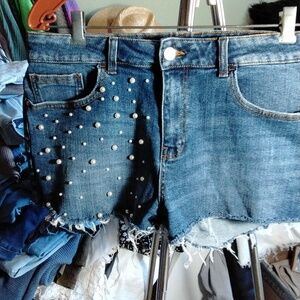 Zara cuttoffs with stretch and pearls